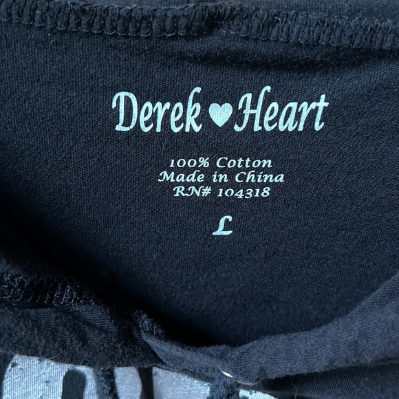 Derek❤️Heart Short Sleeve Hooded Shirt - Picture 3 of 3